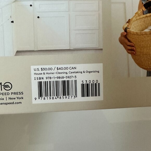 Minimalista Hardcover: Step-by-Step Guide to a Better Home, Wardrobe & Life - Picture 3 of 3